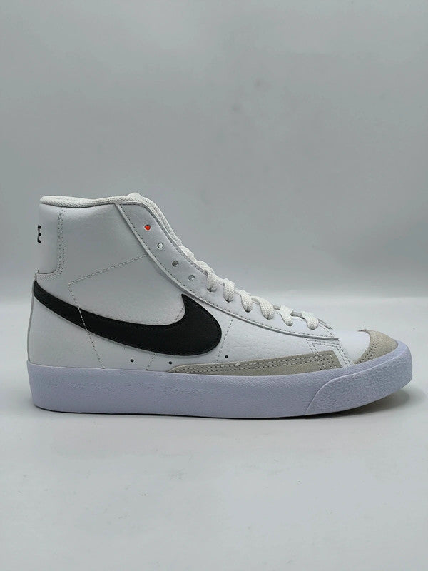 Nike Blazer Mid '77 Unisex Kids Shoes Trainers UK Size 4 With Defects