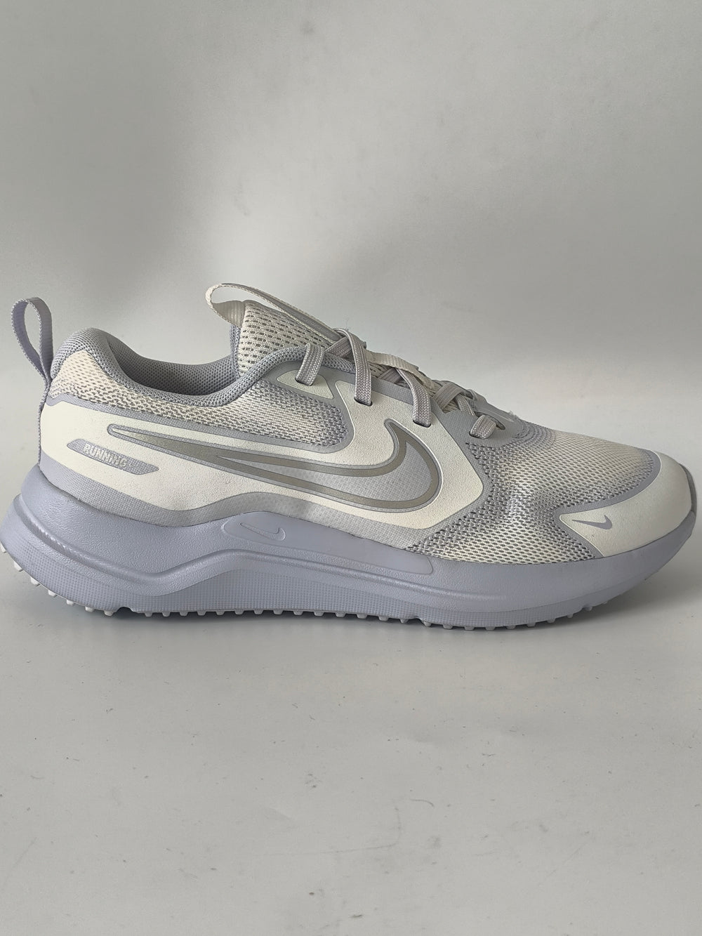 Nike Cosmic Runner GS Kids Shoes Trainers Size UK 4 Brand New Without Box Slight Defect Light Grey White