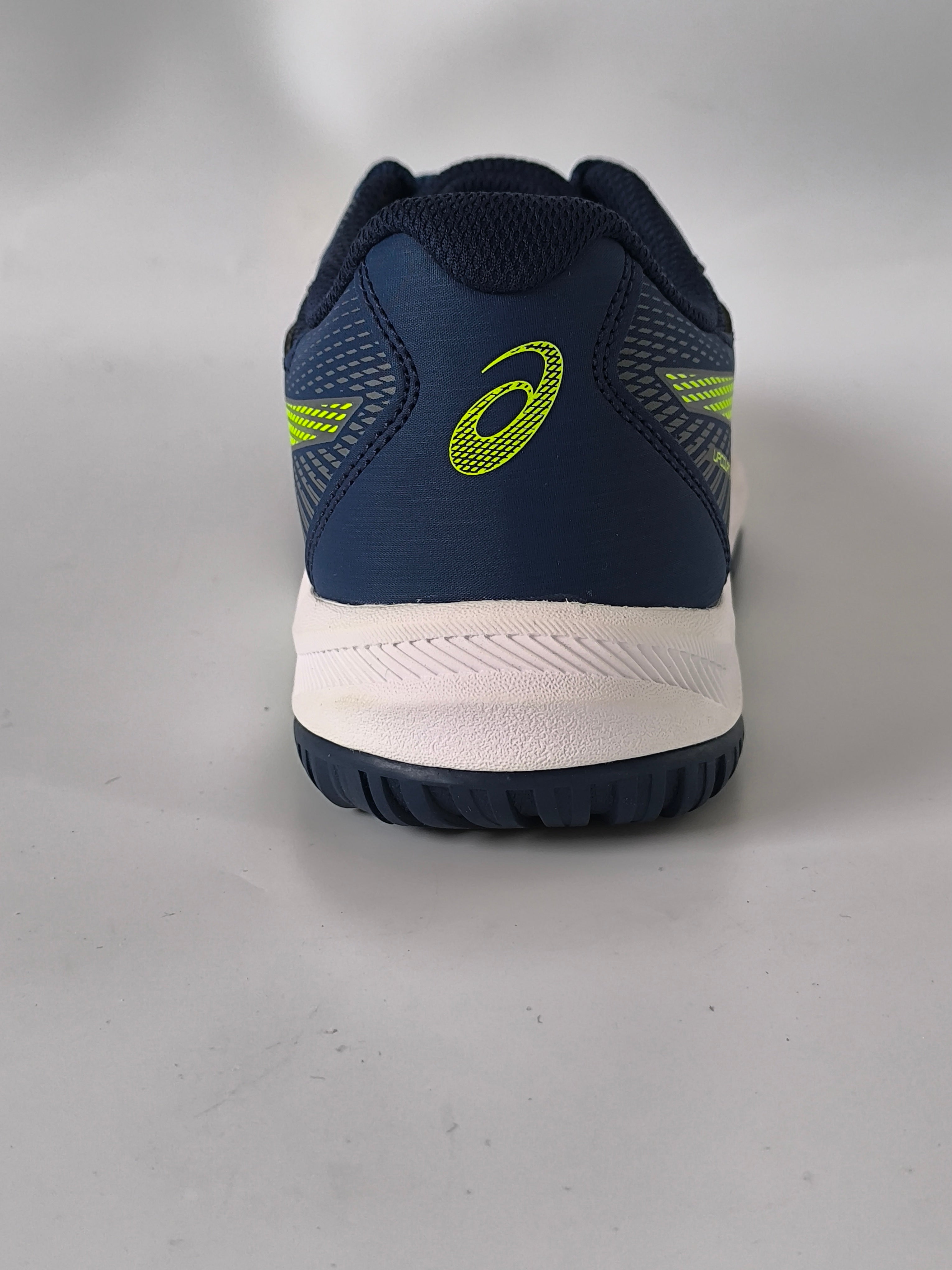 ASICS Upcourt 6 Boys Shoes Trainers UK Size 5.5 Brand New NO BOX