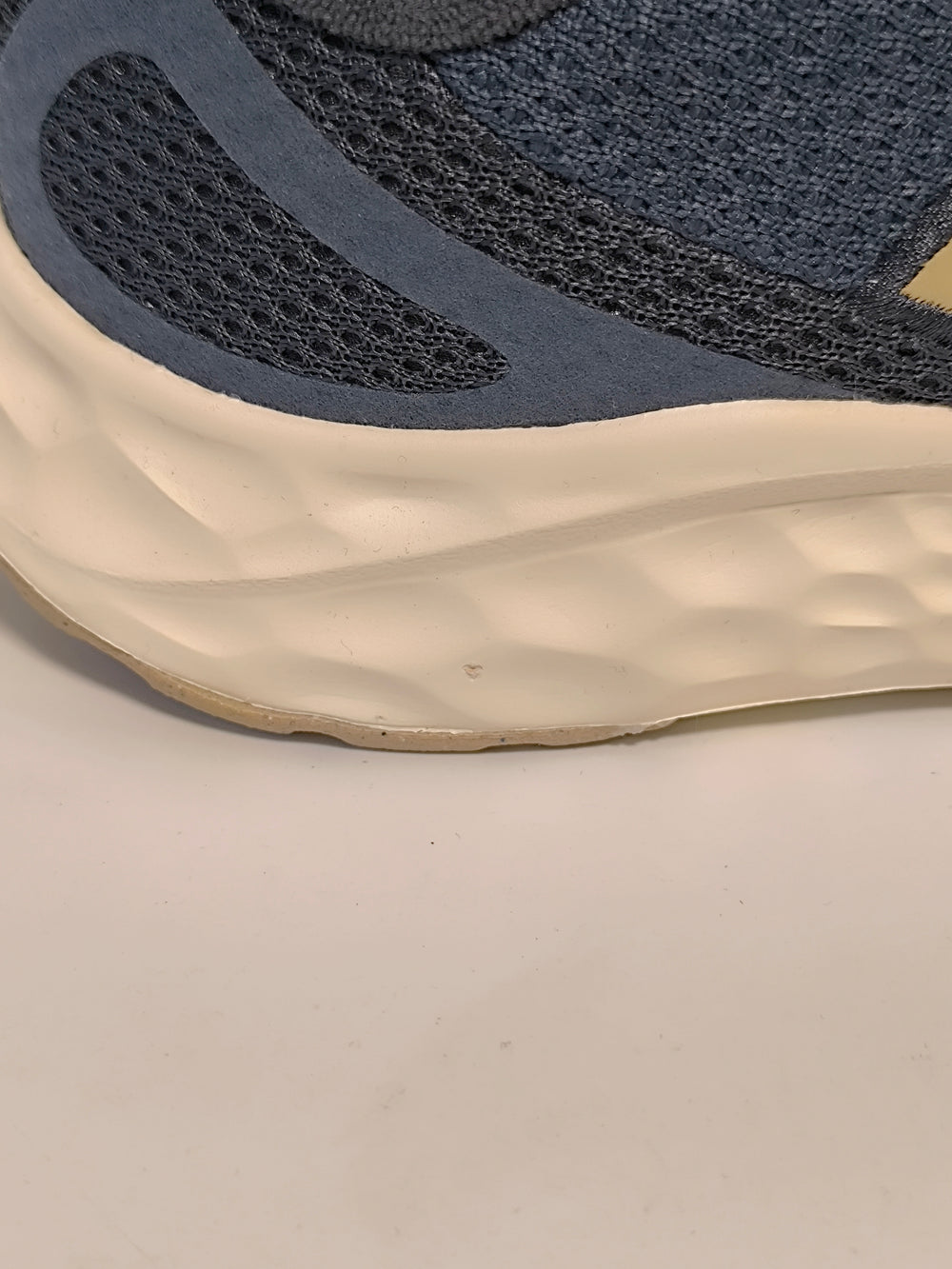 New Balance Fresh Foam Arishi v4 Navy - Tan Women's Shoes Trainers  UK Size 8 NO BOX