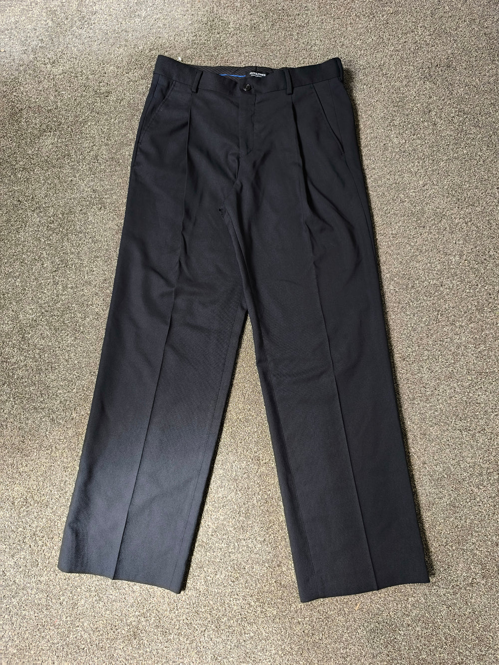 Jack & Jones Wide Leg Pleated Trousers Black W30 x L32 BNWT (Minor Defect)