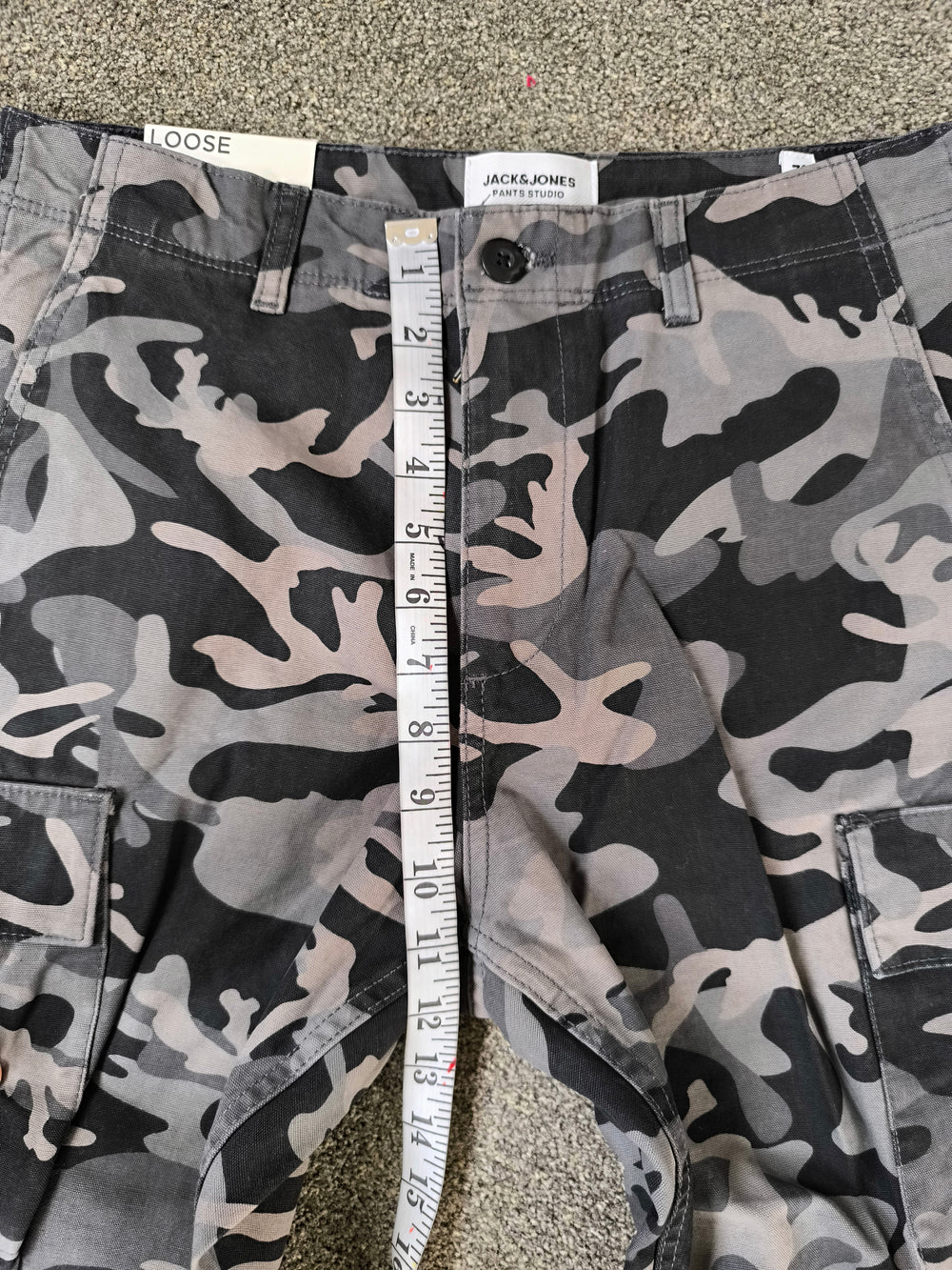 Jack & Jones Grey Camo Loose Fit Mens Cargo Pants - W31 L32 (New With Tags)