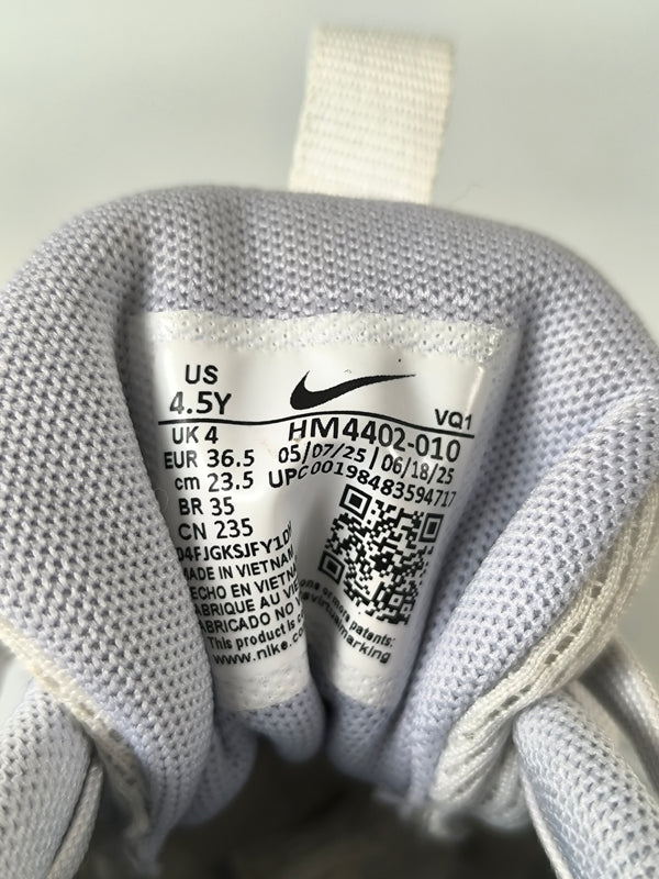 Nike Cosmic Runner GS Kids Shoes Trainers Size UK 4 Brand New Without Box Slight Defect Light Grey White